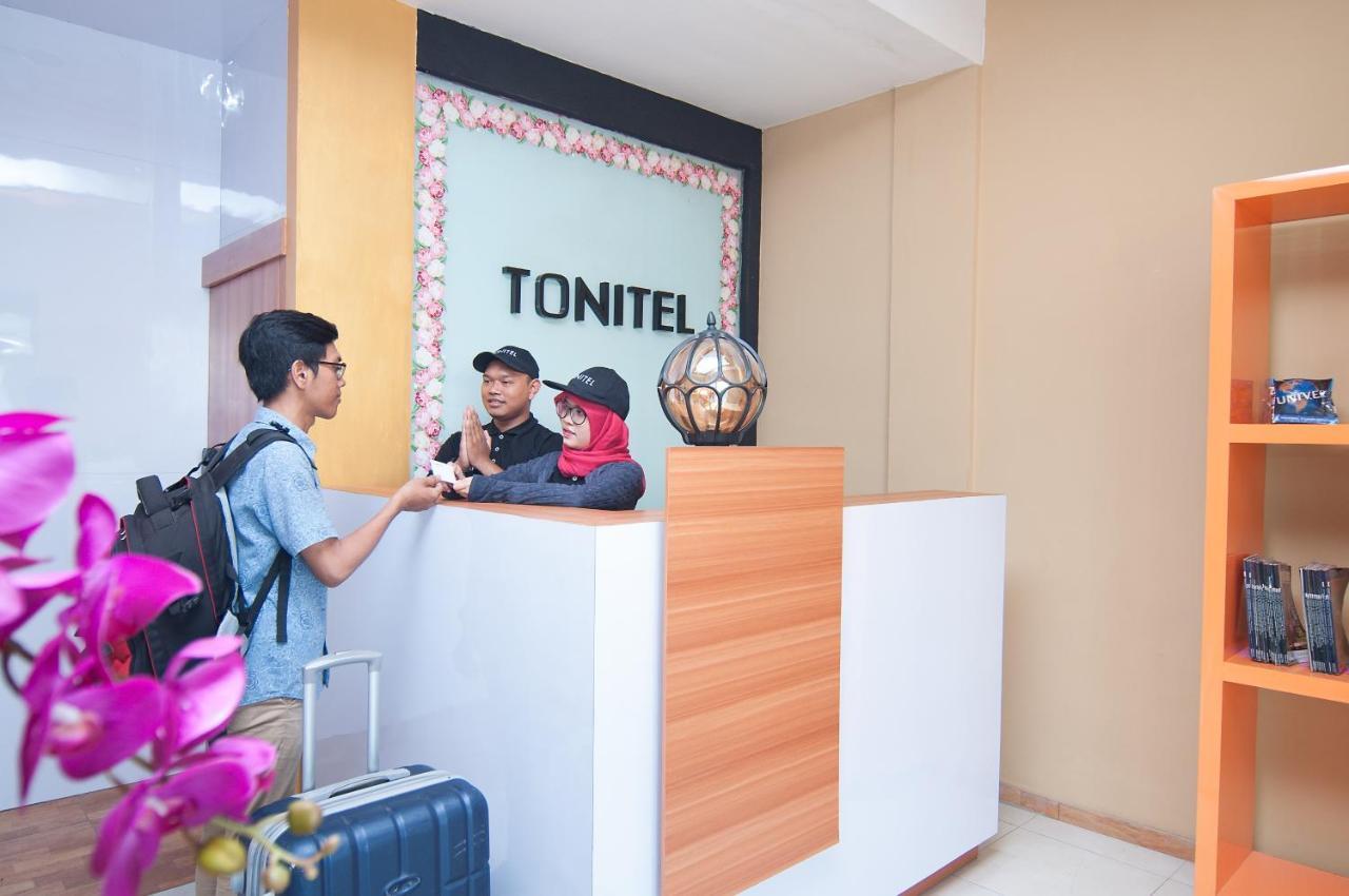 Tonitel Hotel Malioboro Yogyakarta Extérieur photo